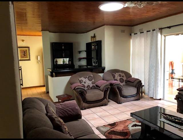 4 BEDROOM PROPERTY TO RENT IN BIRCH ACRES